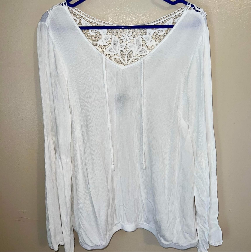 Beautiful White Linen Torrid Top (typical fit L/XL sz.) Torrid 1